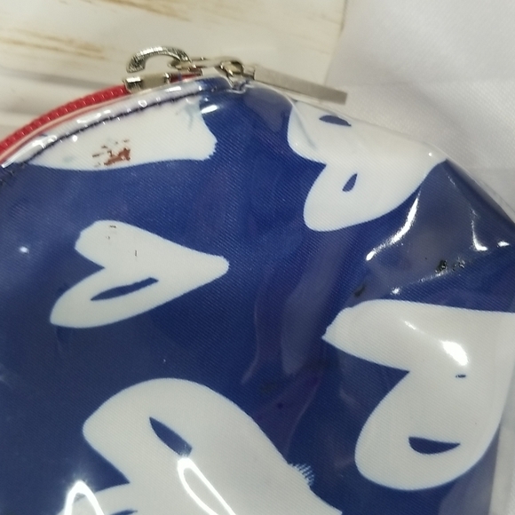 COSMETIC CASE SMALL WITH" KISS AND MAKEUP ON FRONT - Picture 5 of 8